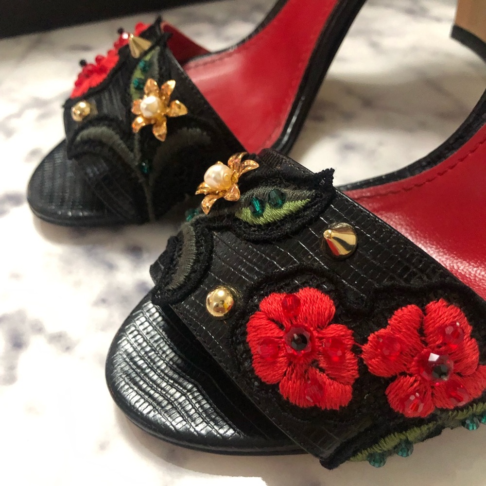 Dolce & Gabbana Embossed Leather Heels - Picture 7 of 16